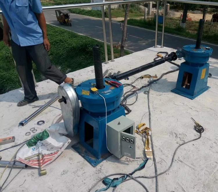 双吊点式启闭机